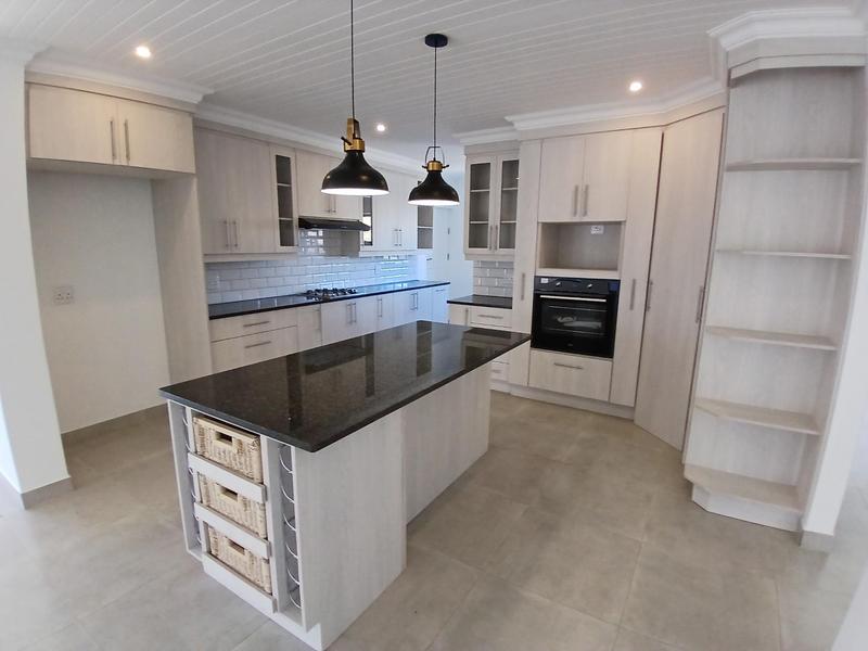 3 Bedroom Property for Sale in Stilbaai Wes Western Cape